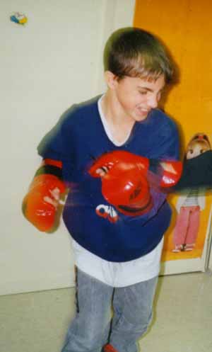 Ghislain qui frappe dans la vie